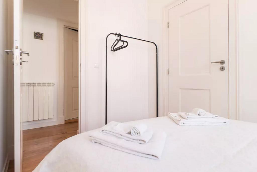 Lisbon Secret & River View Family Flat *
